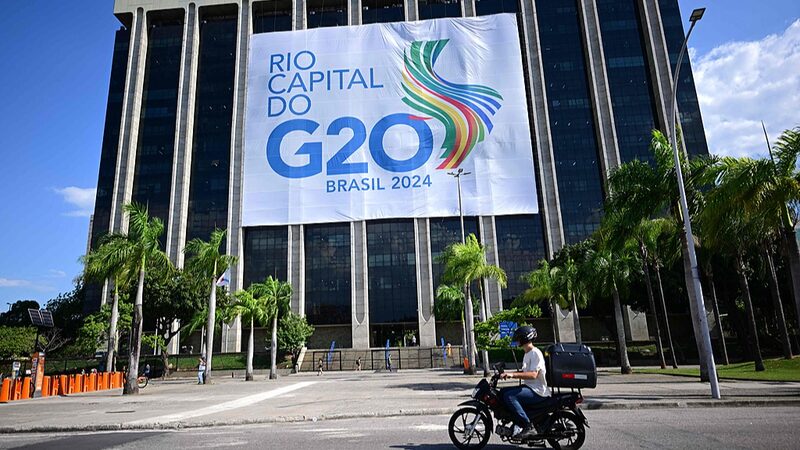 19th_G20_Summit_Kicks_Off_in_Rio__Leaders_Discuss_Poverty__Inclusion__and_Institutional_Reform video poster