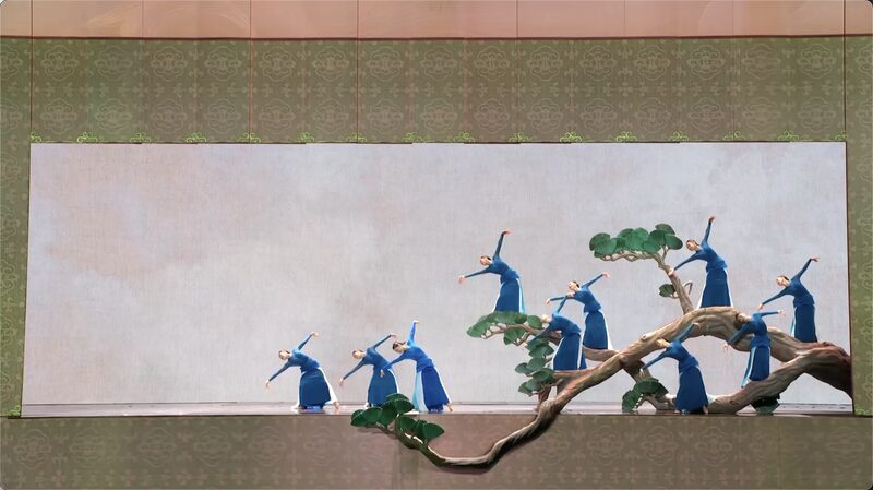 2025_Spring_Festival_Gala__A_Toast_to_Humanity_and_Cultural_Heritage video poster