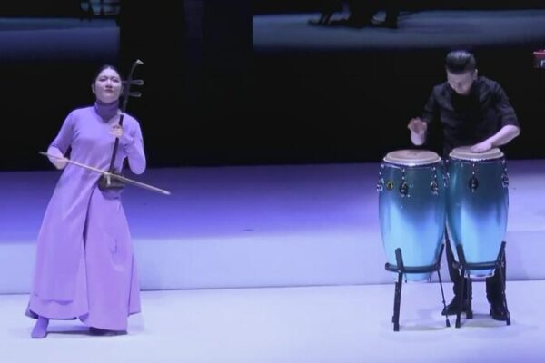 AI Conducts Folk Music Concert, Wowing Shanghai Festival Audience AI Conducts Folk Music Concert, Wowing Shanghai Festival Audience