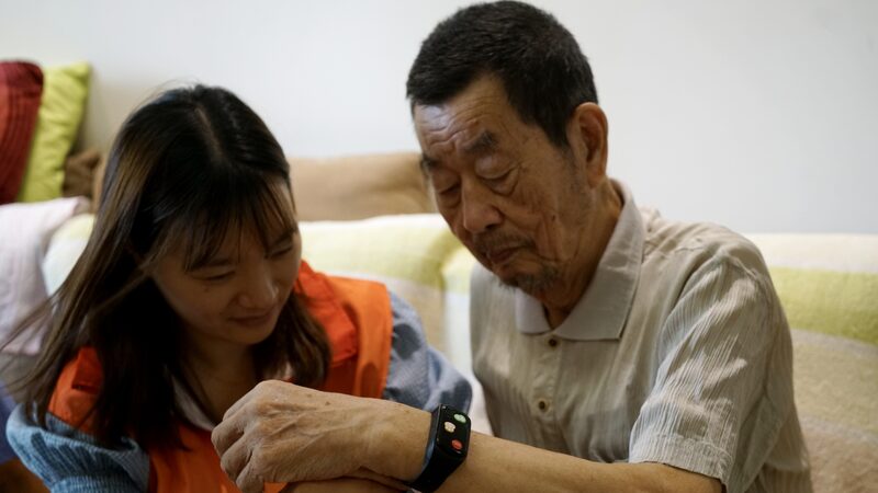 AI_Transforms_Elderly_Care_in_China_A_New_Era_for_Seniors - Khabar Asia AI Transforms Elderly Care in China: A New Era for Seniors