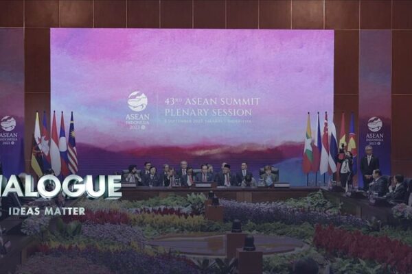 ASEAN Leaders Aim to Sustain Growth Amid Political Disruptions ASEAN Leaders Aim to Sustain Growth Amid Political Disruptions video poster