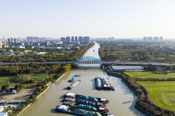 A Bird's-Eye View of the Jinghang Grand Canal: China's Ancient Waterway in Zhejiang video poster