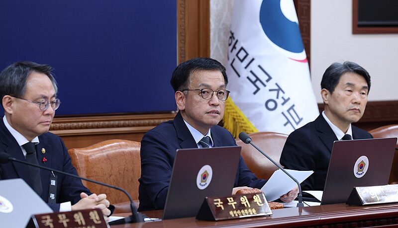 Acting_President_Choi_Rejects_Aides__Resignations_Amid_Yoon_s_Impeachment_in_South_Korea - Khabar Asia Acting_President_Choi_Rejects_Aides__Resignations_Amid_Yoon_s_Impeachment_in_South_Korea