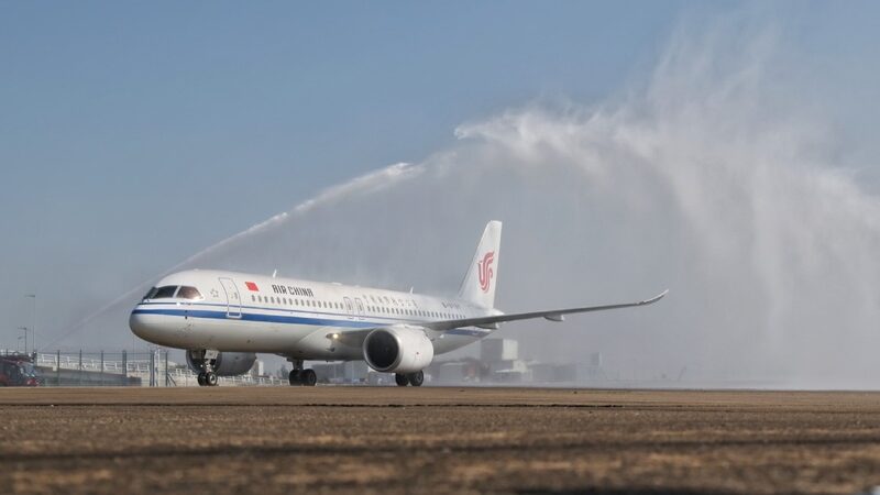 Air_China_s_C919_Makes_Historic_Debut_in_Macao_SAR - Khabar Asia Air_China_s_C919_Makes_Historic_Debut_in_Macao_SAR
