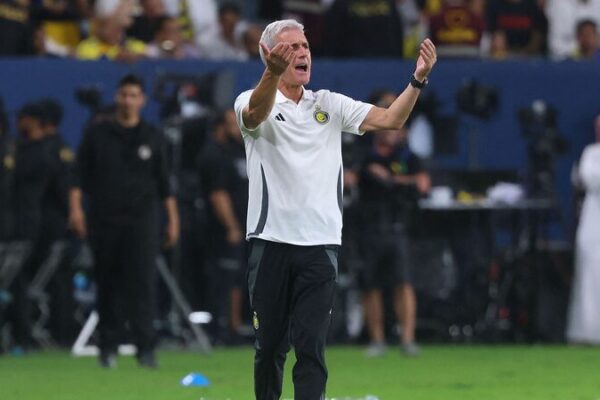 Al Nassr Parts Ways with Coach Luis Castro Amid Slow Season Start Al_Nassr_Parts_Ways_with_Coach_Luis_Castro_Amid_Slow_Season_Start