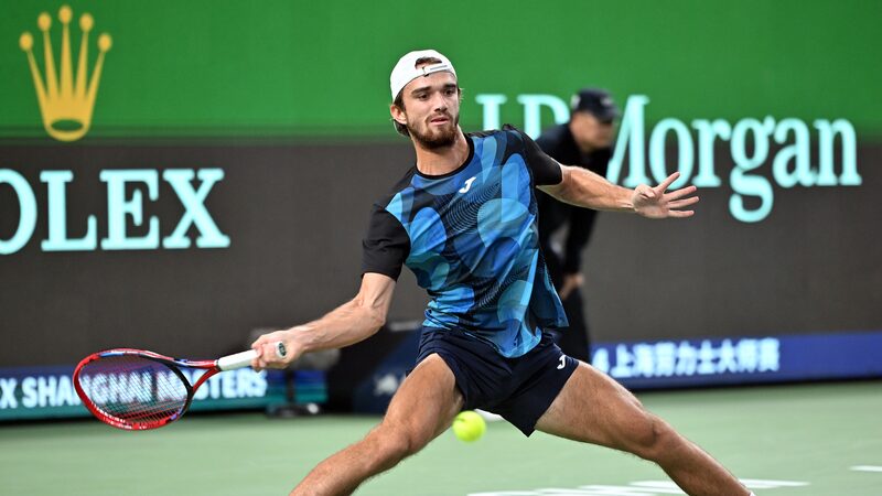 Alcaraz_Ousted_by_Machac__Sinner_Reaches_Semifinals_at_Shanghai_Masters