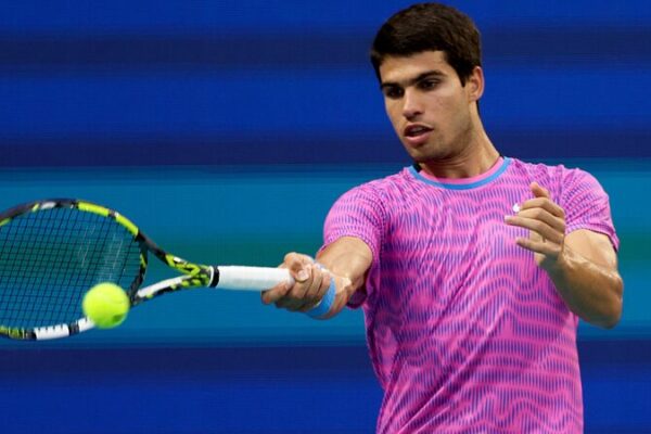 Alcaraz, Sinner, Medvedev Cruise into Miami Open Quarterfinals Alcaraz, Sinner, Medvedev Cruise into Miami Open Quarterfinals