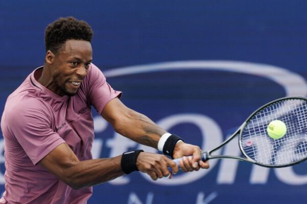 Alcaraz Smashes Racket in Frustration After Loss to Monfils at Cincinnati Open Alcaraz_Smashes_Racket_in_Frustration_After_Loss_to_Monfils_at_Cincinnati_Open