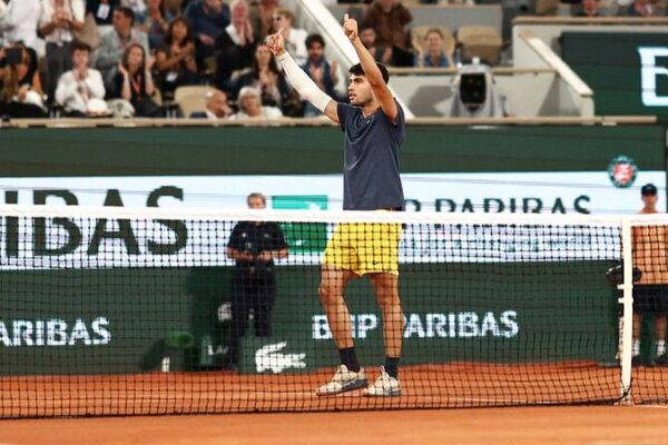 Alcaraz and Osaka Lead Top Stars in French Open Kickoff Alcaraz and Osaka Lead Top Stars in French Open Kickoff