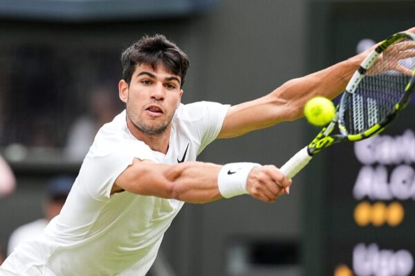 Alcaraz_and_Sinner_Advance_Toward_Anticipated_Wimbledon_Showdown