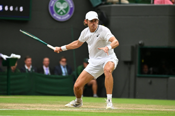Alex De Minaur Withdraws from Wimbledon Quarterfinal Against Novak Djokovic Due to Hip Injury Alex_De_Minaur_Withdraws_from_Wimbledon_Quarterfinal_Against_Novak_Djokovic_Due_to_Hip_Injury