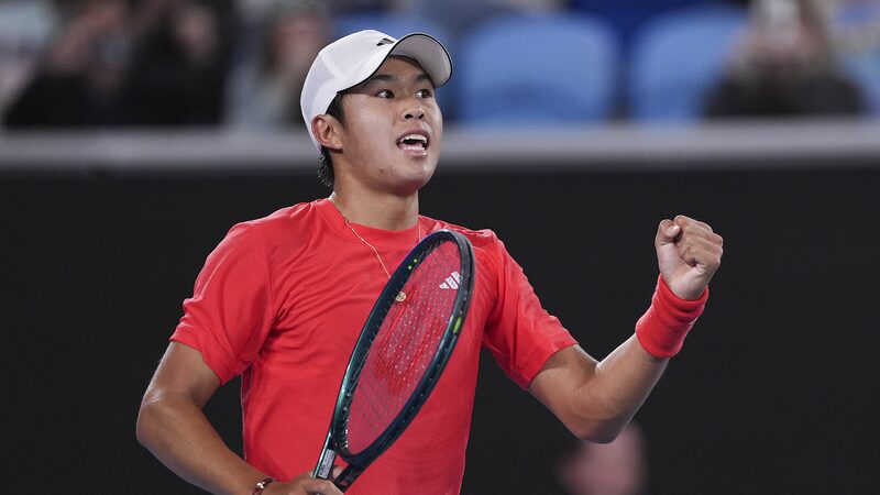 American_Teen_Learner_Tien_Stuns_Daniil_Medvedev_in_Australian_Open_Epic - Khabar Asia American_Teen_Learner_Tien_Stuns_Daniil_Medvedev_in_Australian_Open_Epic
