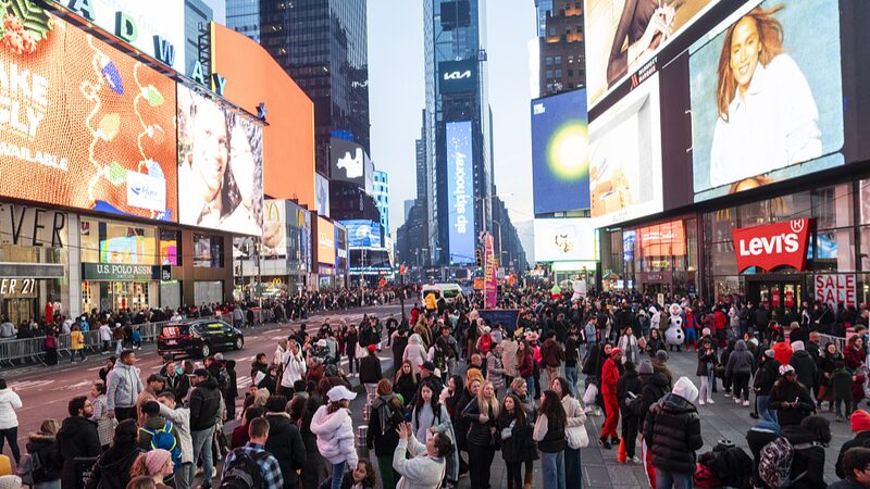 Americans_Express_Growing_Discontent_Despite_Economic_Gains_in_2023 - Khabar Asia Americans Express Growing Discontent Despite Economic Gains in 2023