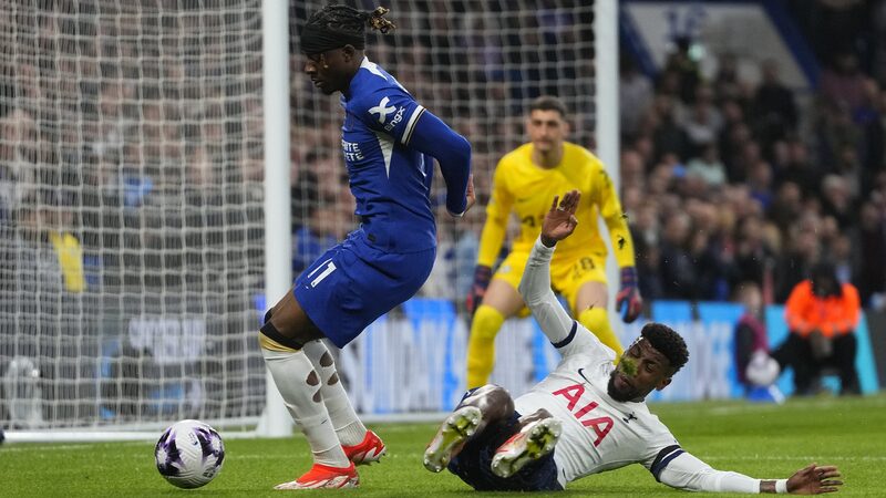 Ange Postecoglou Takes Responsibility as Tottenham Falls to Chelsea 2-0