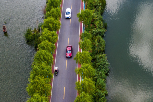 Anhui’s Mirror Lakes: Where Water and Sky Become One Anhui_s_Mirror_Lakes__Where_Water_and_Sky_Become_One
