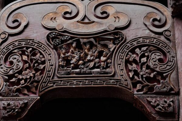 Anhui’s Timeless Wood Carvings: Where Architecture Embraces History Anhui's Timeless Wood Carvings: Where Architecture Embraces History