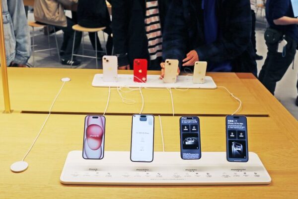 Apple Reignites Talks with OpenAI for Next-Gen iPhone AI Features Apple Reignites Talks with OpenAI for Next-Gen iPhone AI Features
