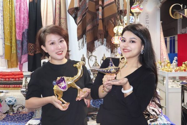 Arab Artistry Captivates at Shanghai’s 7th China International Import Expo Arab_Artistry_Captivates_at_Shanghai_s_7th_China_International_Import_Expo video poster