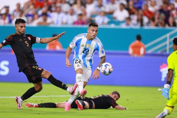 Argentina Tops Group A with Martinez Double; Canada Advances to Quarterfinals Argentina Tops Group A with Martinez Double; Canada Advances to Quarterfinals