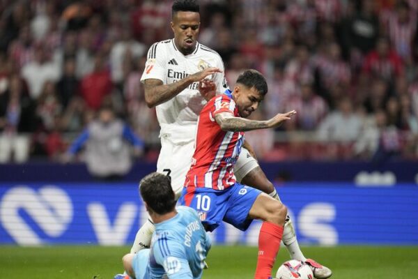 Atletico Madrid Salvage Late Draw Against Real Madrid in Interrupted Derby Atletico_Madrid_Salvage_Late_Draw_Against_Real_Madrid_in_Interrupted_Derby