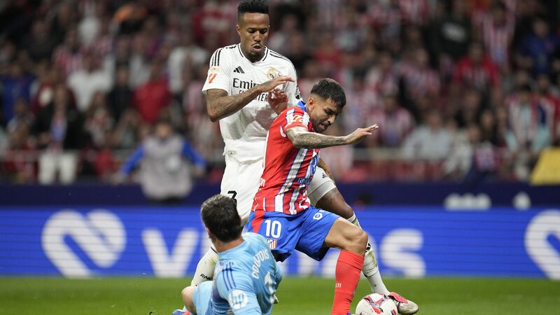 Atletico_Madrid_Salvage_Late_Draw_Against_Real_Madrid_in_Interrupted_Derby - Khabar Asia Atletico_Madrid_Salvage_Late_Draw_Against_Real_Madrid_in_Interrupted_Derby