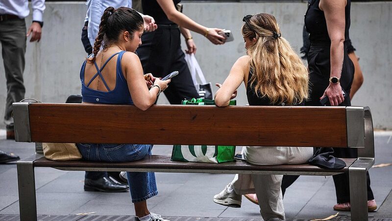 Australia_to_Ban_Social_Media_Use_for_Children_Under_16__PM_Albanese_Announces - Khabar Asia Australia_to_Ban_Social_Media_Use_for_Children_Under_16__PM_Albanese_Announces