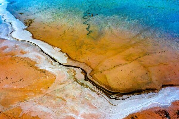 Autumn’s Palette: Huangshi’s Copper Tailing Ponds Transform into Vibrant Watercolors Autumn_s_Palette__Huangshi_s_Copper_Tailing_Ponds_Transform_into_Vibrant_Watercolors