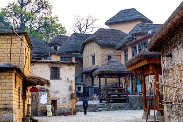 Azheke Village: Preserving a Thousand-Year Hani Heritage in Yunnan’s Mountains Azheke_Village__Preserving_a_Thousand_Year_Hani_Heritage_in_Yunnan_s_Mountains