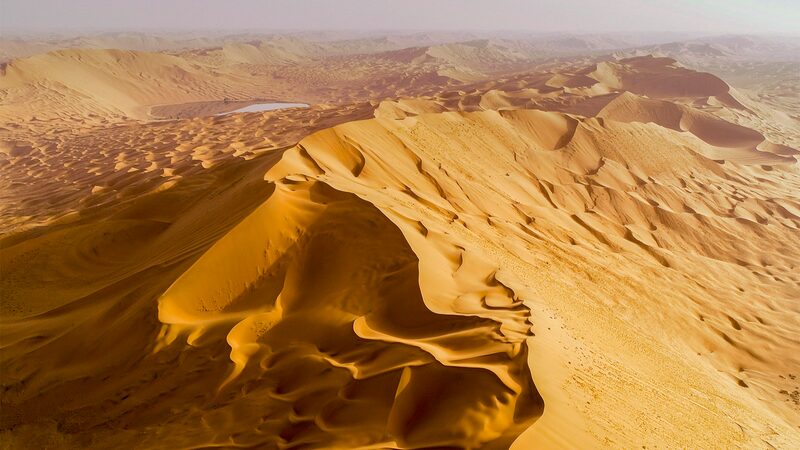 Badain_Jaran_Desert__Towering_Sand_Dunes_and_Hidden_Lakes