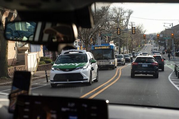 Banning_Chinese_Software_in_U_S__Autonomous_Vehicles_Harms_All