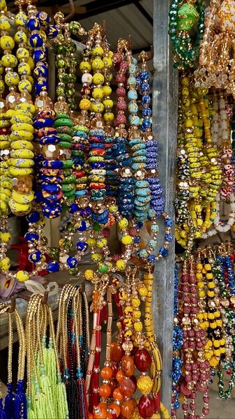 Beads__A_Timeless_Tradition_in_Ghanaian_Culture video poster