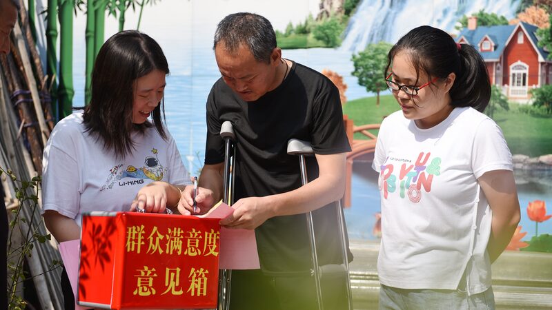 Beijing_Deputy_Resolves_Decades_Old_Housing_Issue__Enriching_Grassroots_Democracy