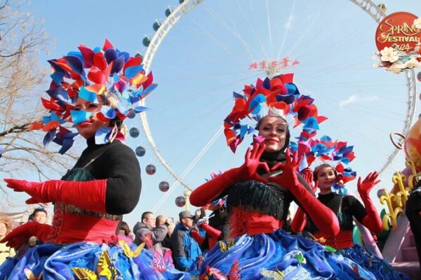 Beijing Temple Fairs Return: A Fusion of Eastern and Western Festivities Beijing Temple Fairs Return: A Fusion of Eastern and Western Festivities video poster