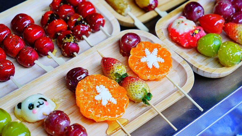 Beijing_s_Iconic_Tanghulu_Gets_a_Modern_Twist_for_Tourists - Khabar Asia Beijing_s_Iconic_Tanghulu_Gets_a_Modern_Twist_for_Tourists