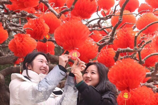 Beijing's Spring Festival Temple Fairs Return After Pandemic Hiatus