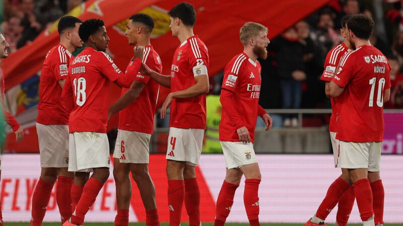 Benfica_Soars_to_Top_of_Primeira_Liga_with_Dominant_3_0_Victory_over_Estoril_Praia - Khabar Asia Benfica_Soars_to_Top_of_Primeira_Liga_with_Dominant_3_0_Victory_over_Estoril_Praia