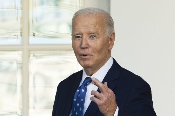 Biden Urges President-elect Trump to Rethink Tariffs on Mexico and Canada Biden_Urges_President_elect_Trump_to_Rethink_Tariffs_on_Mexico_and_Canada