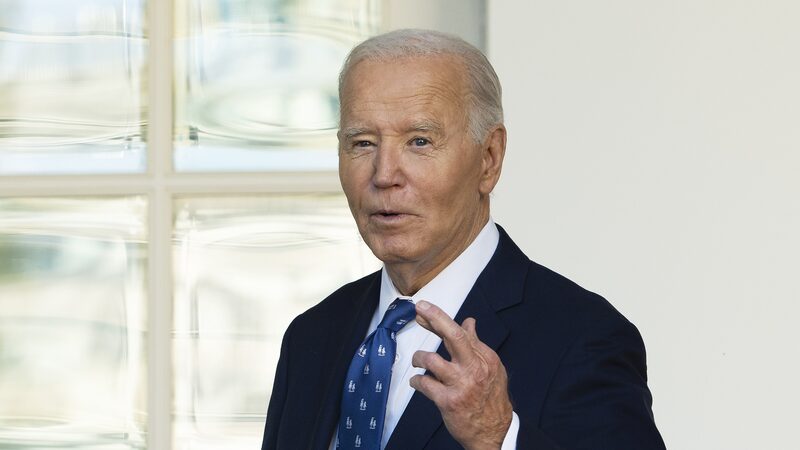 Biden_Urges_President_elect_Trump_to_Rethink_Tariffs_on_Mexico_and_Canada