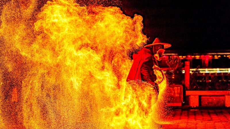 Blossoming_Sparks__The_Enchanting_Fire_Pot_Performances_Lighting_Up_Asia - Khabar Asia Blossoming_Sparks__The_Enchanting_Fire_Pot_Performances_Lighting_Up_Asia