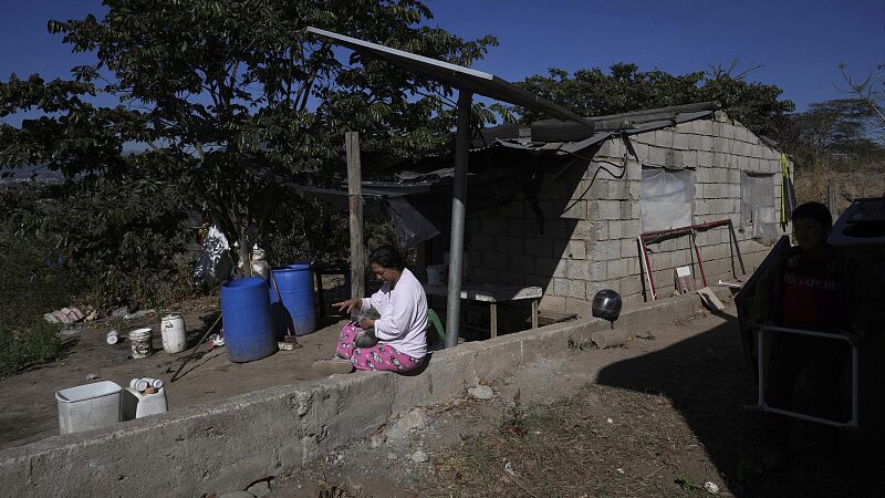 Breaking_the_Poverty_Trap_How_Governments_Can_Reach_the_Furthest_Behind - Khabar Asia Breaking the Poverty Trap: How Governments Can Reach the Furthest Behind