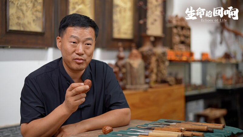 Bridging_Heritage_and_Contemporary_Artistry__The_Jujube_Wood_Carving_of_Master_Craftsman_Yang_Yanfei - Khabar Asia Bridging_Heritage_and_Contemporary_Artistry__The_Jujube_Wood_Carving_of_Master_Craftsman_Yang_Yanfei