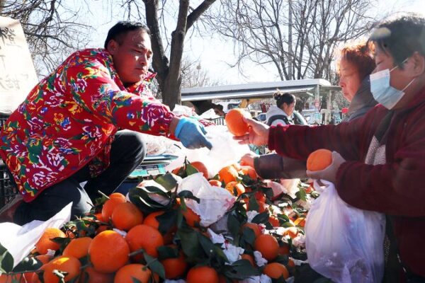 Buns, Balloons, and Beddings: Vibrant Open-Air Markets in Rural Beijing Buns__Balloons__and_Beddings__Vibrant_Open_Air_Markets_in_Rural_Beijing