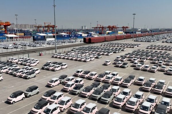 CR Express: Accelerating China’s ‘New Three’ Tech Exports to Europe CR Express: Accelerating China's 'New Three' Tech Exports to Europe video poster