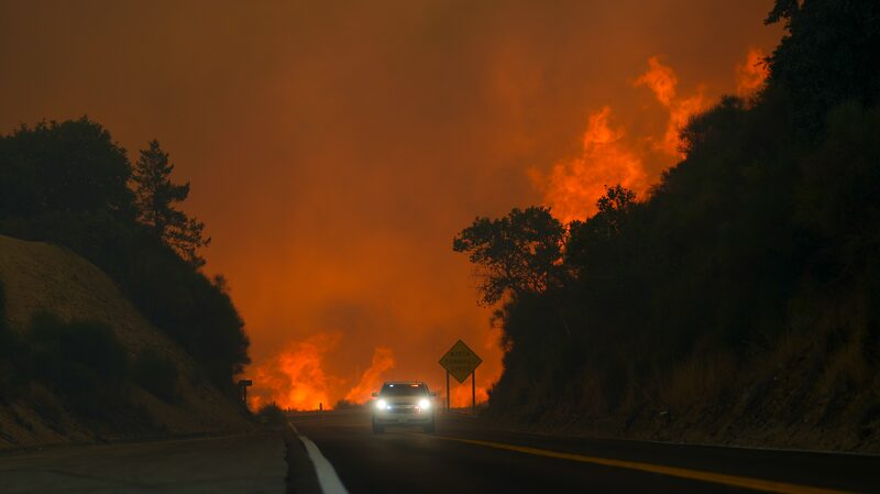 California_Wildfires_Exceed_1_Million_Acres_Amid_Heat_Wave - Khabar Asia California_Wildfires_Exceed_1_Million_Acres_Amid_Heat_Wave