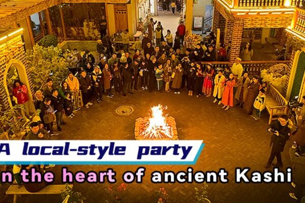 Canadian Blogger Takes on 500 RMB Party Challenge to Revive Kashi Homestay Canadian_Blogger_Takes_on_500_RMB_Party_Challenge_to_Revive_Kashi_Homestay video poster