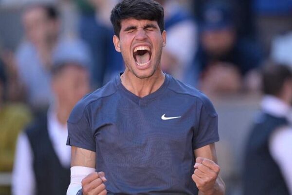 Carlos Alcaraz Triumphs Over Sinner to Reach French Open Final