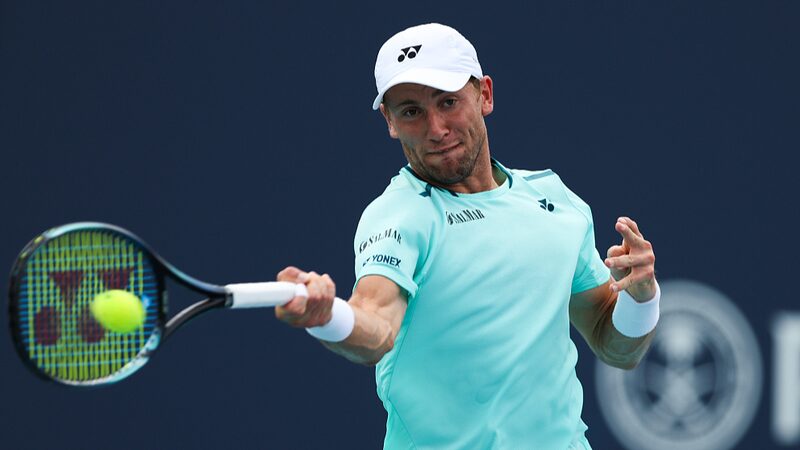 Casper_Ruud_and_Hubert_Hurkacz_Advance_to_Estoril_Open_Semifinals - Khabar Asia Casper Ruud and Hubert Hurkacz Advance to Estoril Open Semifinals