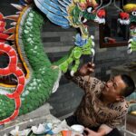 Chaozhou Artisans Revive Traditional Craft with Twin Porcelain Dragons