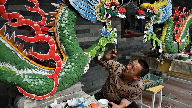 Chaozhou_Artisans_Revive_Traditional_Craft_with_Twin_Porcelain_Dragons - Khabar Asia Chaozhou Artisans Revive Traditional Craft with Twin Porcelain Dragons