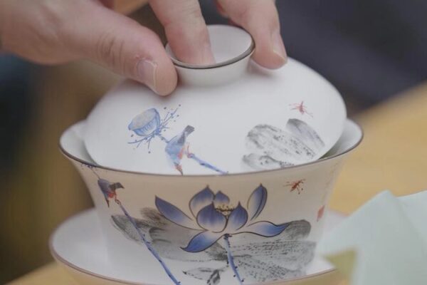 Chengdu Combines Tradition and Modernity at Century-Old Heming Tea House Chengdu_Combines_Tradition_and_Modernity_at_Century_Old_Heming_Tea_House video poster